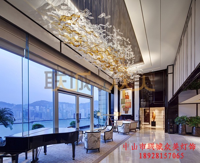 【型号】 83101 【规格】 尺寸可定制 【颜色】 图片展示(图片在显示器中可能会有色差,以实样为准) 【光源】 E14灯泡 Max40W,建议装节能灯或者是LED。 【产地】 中国灯饰之都--中山古镇 【适用场合】 北欧复古 宜家 简美 时尚餐厅,客厅,茶馆,现代风格产品的专卖店,酒店,别墅等 【包装方式】 纸箱包装,外打木架,保证宝贝的运输安全 【售前】 专业网络销售团队提供完整的售前咨询及方案 【售后】 专业售后团队解答各类灯饰灯具问题 【发货方式】 古镇有“中国灯都”之称
