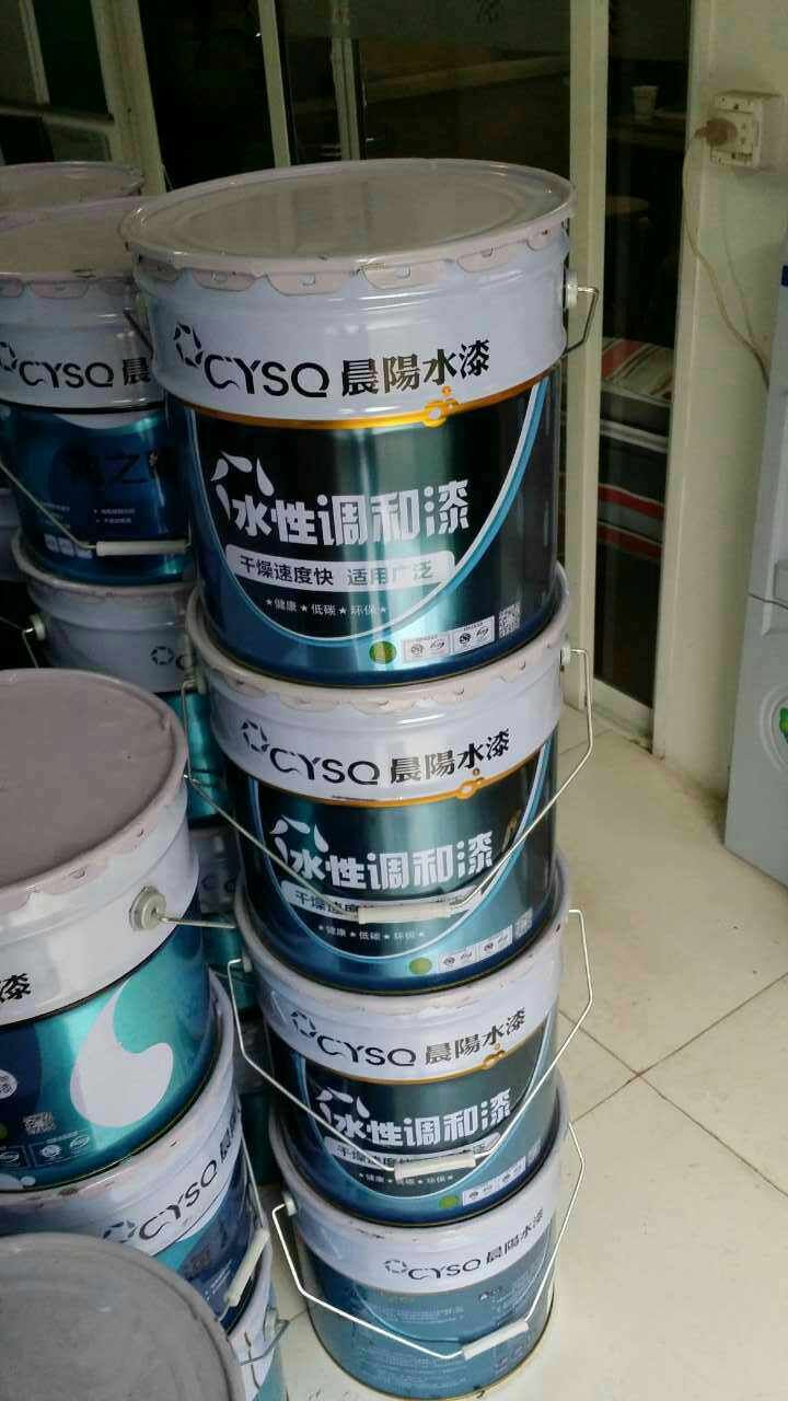 晨阳水性调合清漆,水性丙烯酸漆,它,加水稀释.