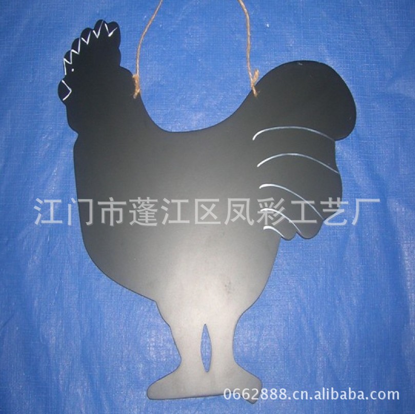 江门市蓬江区凤彩工艺厂,是一家专业集激光加工,激光雕刻,镭射加工,激光打标,激光切割及激光工艺品开发、设计、生产、销售于一体的高科技雕刻工艺品厂。经过10年的不断开发创新,引进了各类先进的激光加工设备,凭借专业的激光雕刻技术,多年的镭射加工经验,完善的服务体系,逐步发展成为一家专业的高科技雕刻工艺礼品厂。 我司的主要产品有:钥匙扣,手机挂件,小吊饰,圣诞挂件,书签,外贸服装吊牌,杯垫,明信片,耳环,餐垫,激光剪纸,激光镂空贺卡,竹木吊牌,雕花饰品,雕刻挂件,标牌,铭牌,皮牌,皮花,皮雕工艺品,拼图玩具,圣